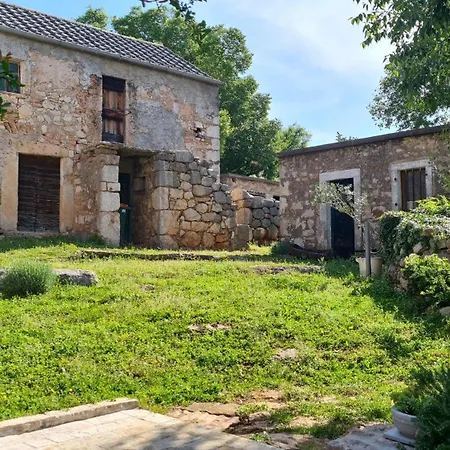 Altes Steinhaus Goranova Kuca Holiday home Seline